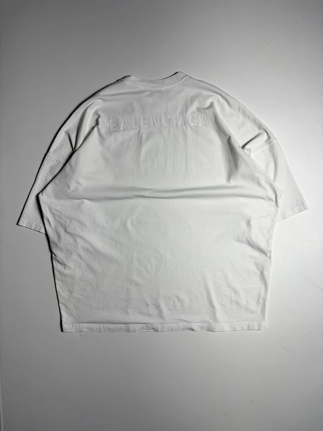 발렌시아가 텍스처 리브드 크루넥 반팔 티셔츠 PN9997 상품이미지5