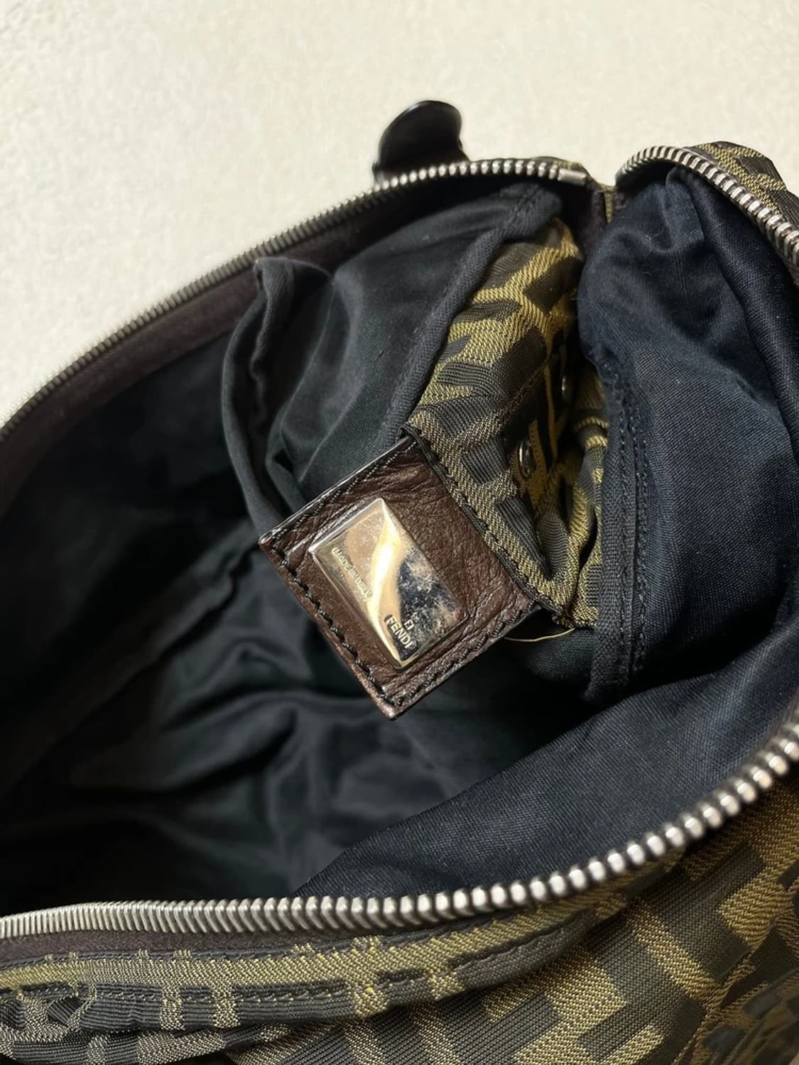 펜디 FENDI 90's 주카 패턴 크로스백 Q1260 상품이미지8