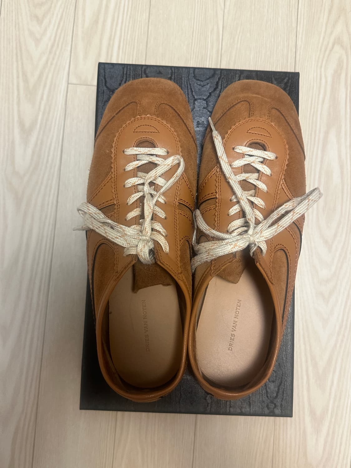 드리스반노튼 스니커즈(43) 상품이미지1