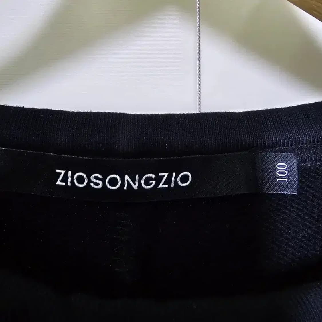 지오송지오 블랙 맨투맨 100 상품이미지2