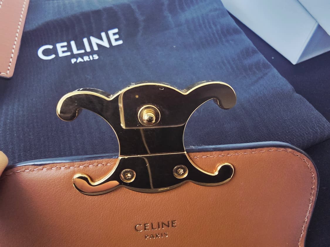 셀린느 트리옹프 미니 탄 크로스백 상품이미지9