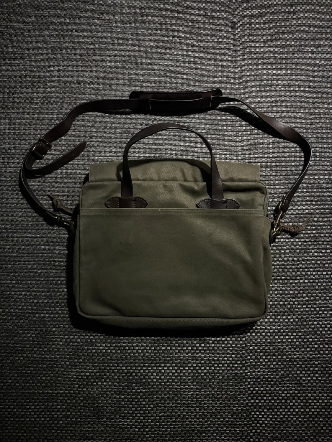 필슨 256 브리프케이스 OTTERGREEN 상품이미지2