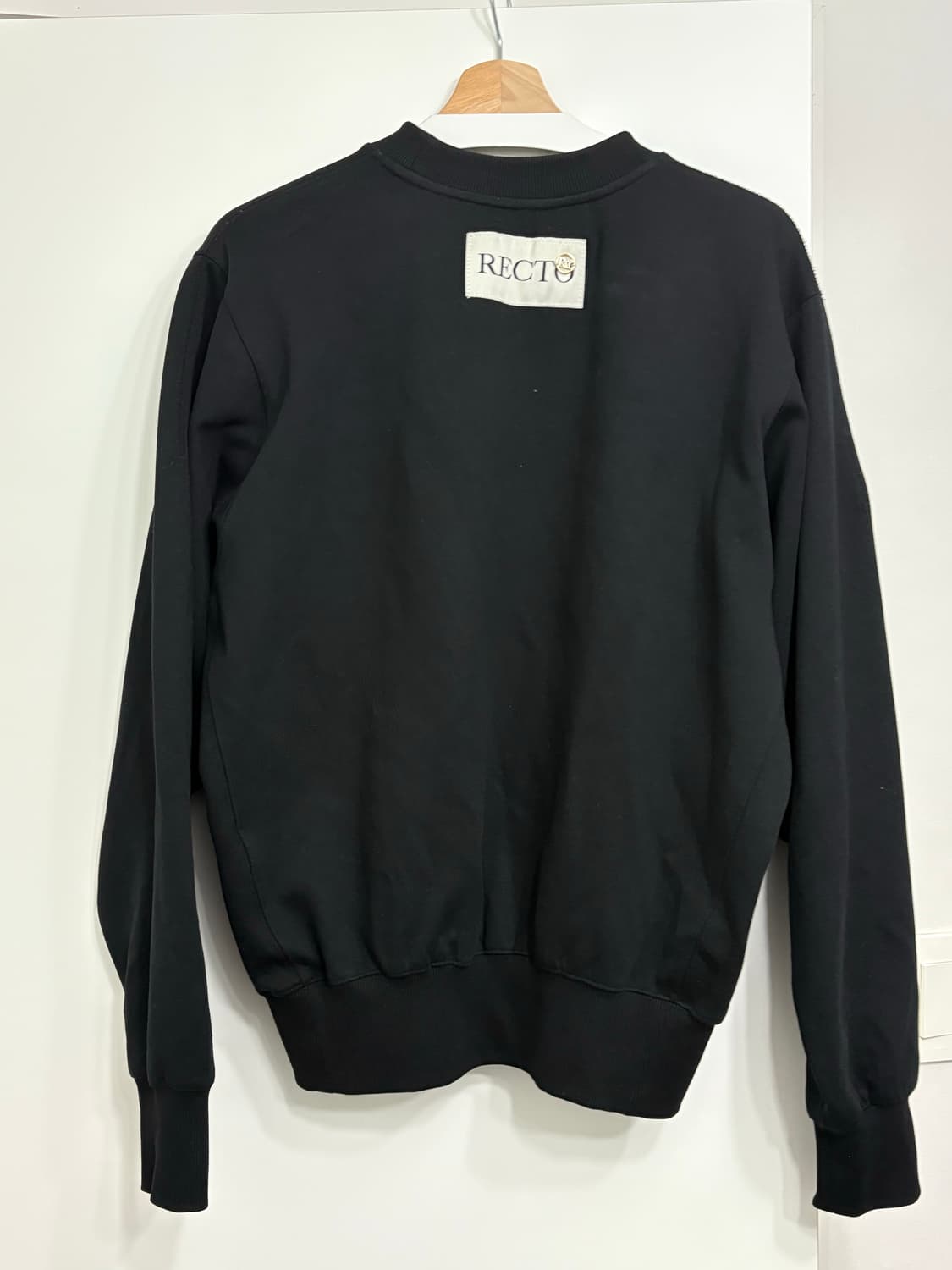 렉토 백 로고 패치 맨투맨 상품이미지2