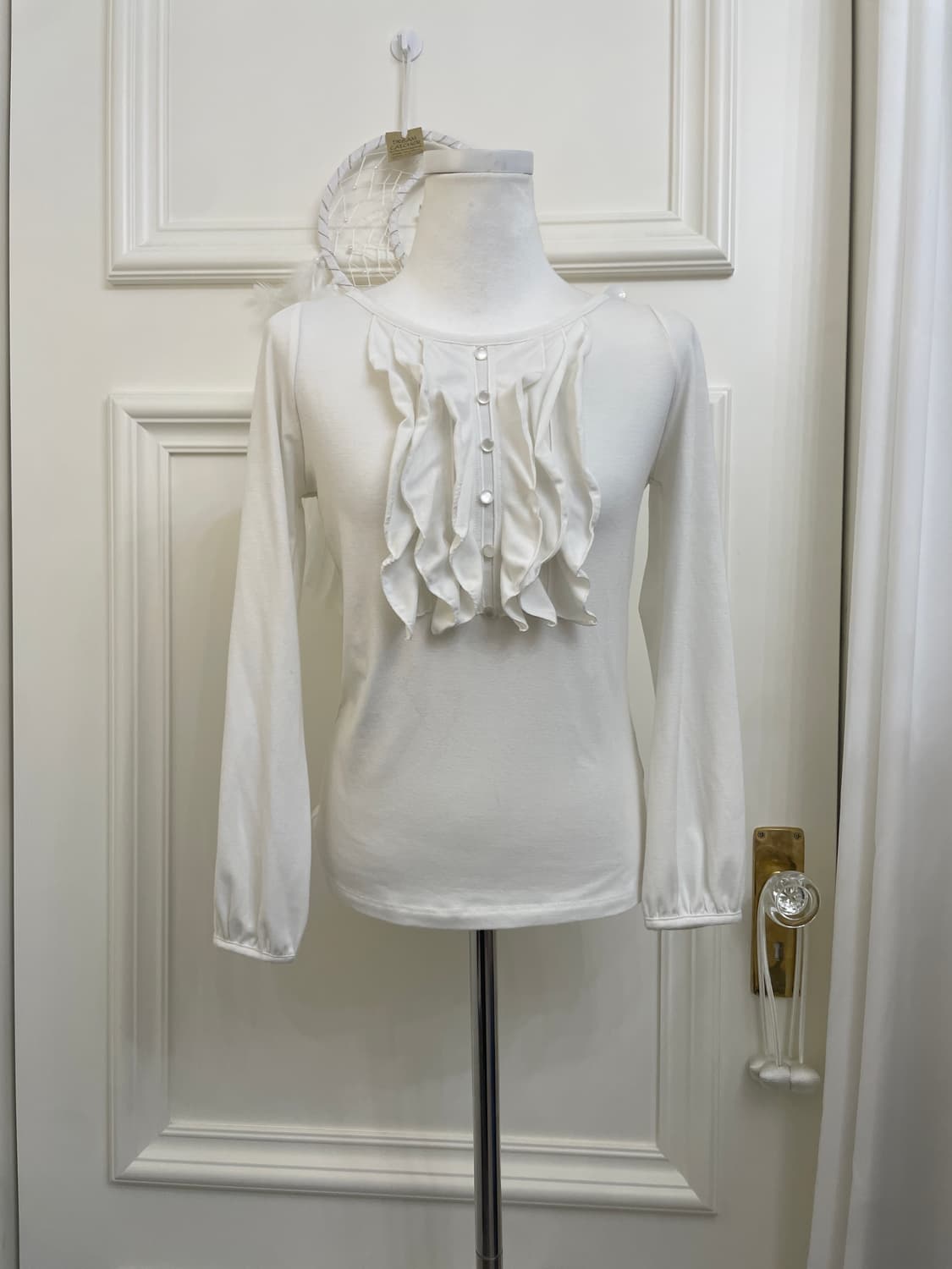 white ruffle point puff sleeve top&beige 상품이미지6