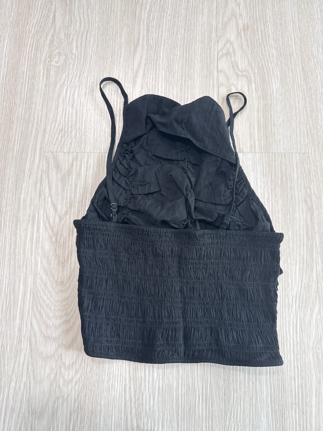 H&M 셔링 스모킹 슬리브리스 블랙 상품이미지2