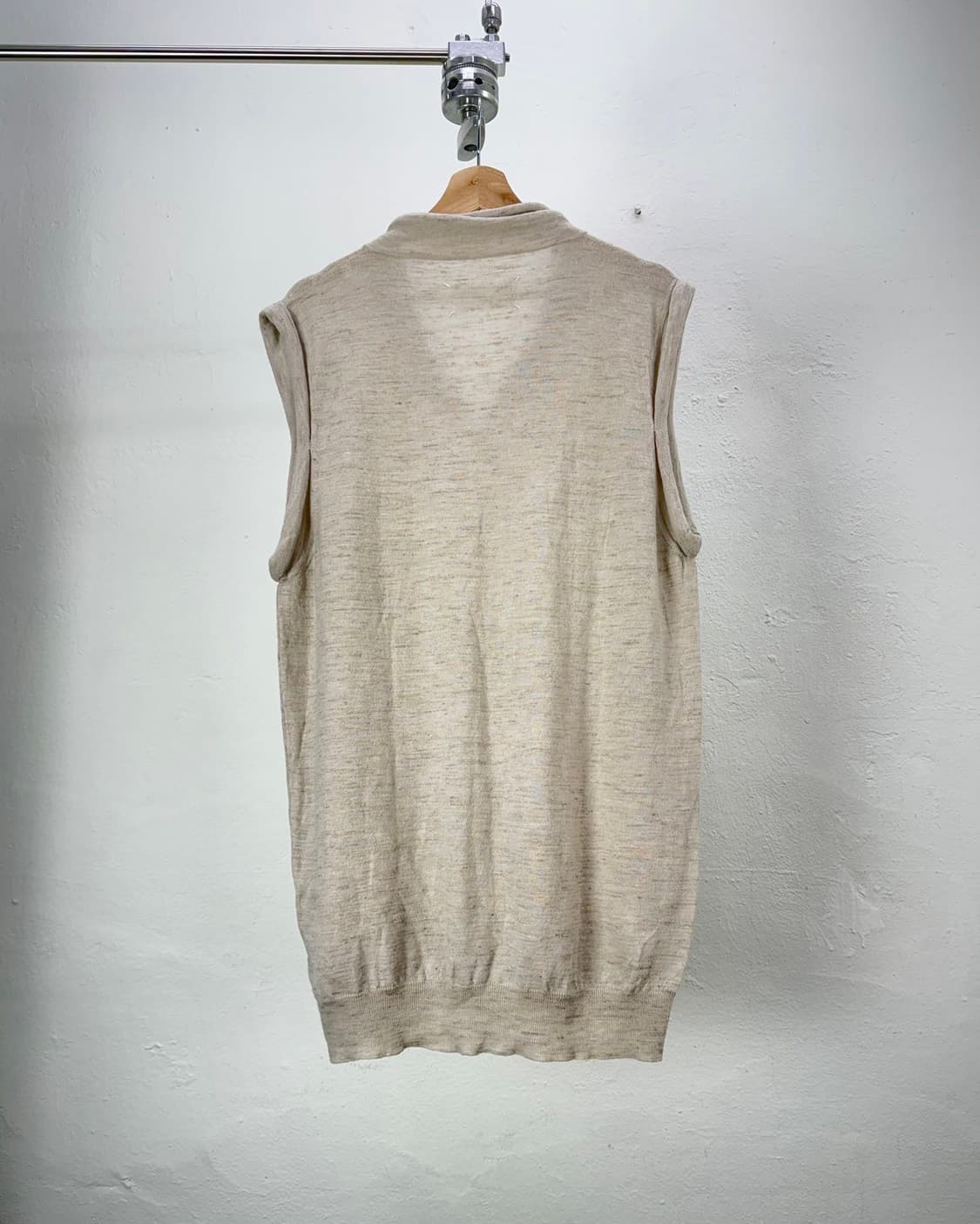 마르지엘라 넘버링 1 베이지 아티저널 레이핑 니트 베스트 상품이미지5