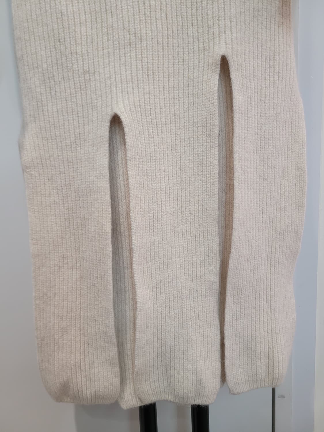 블랙푸시아 아이보리 니트 원피스 트임 디테일 44~55 상품이미지5