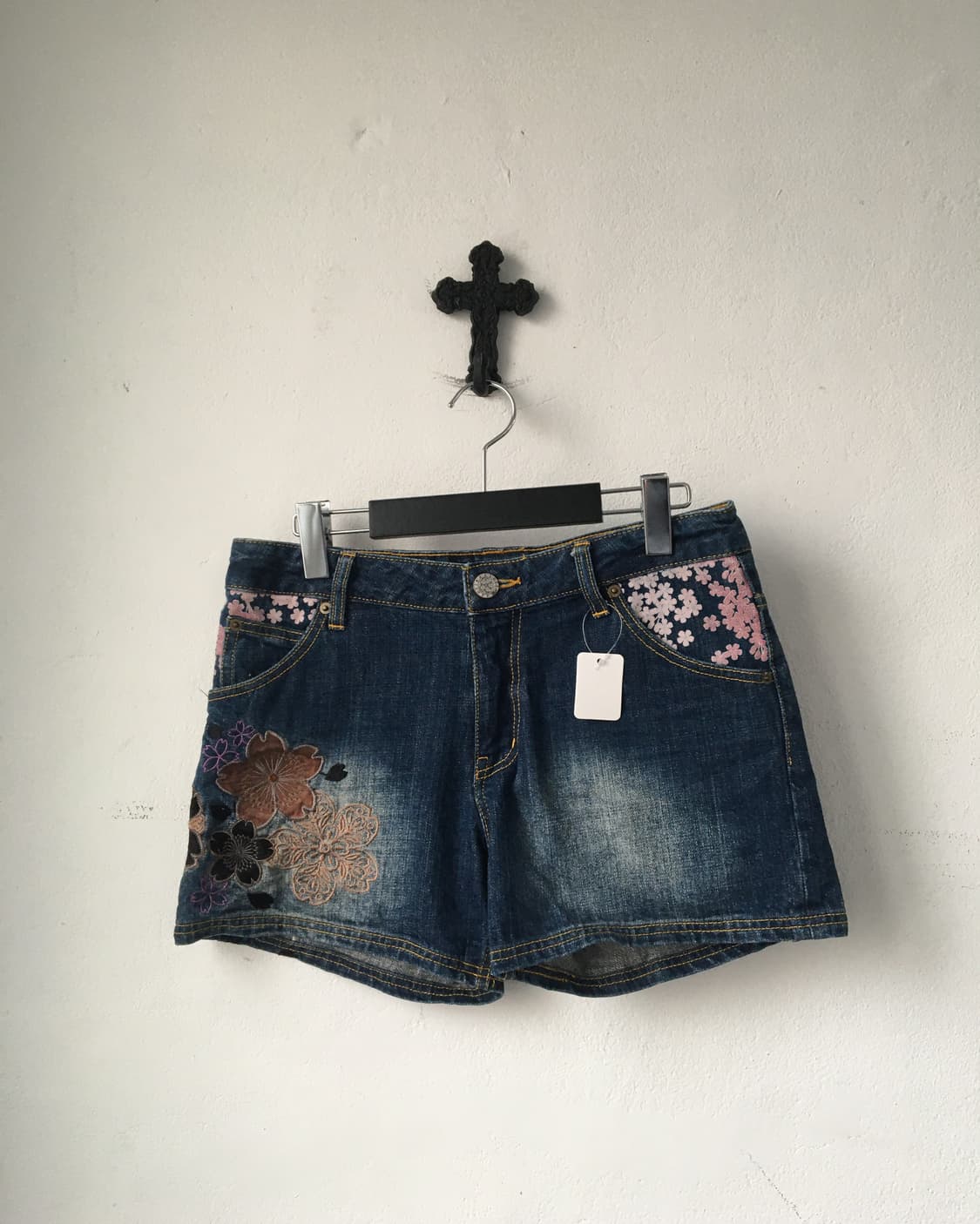 Oriental pattern needle work denim short 상품이미지3