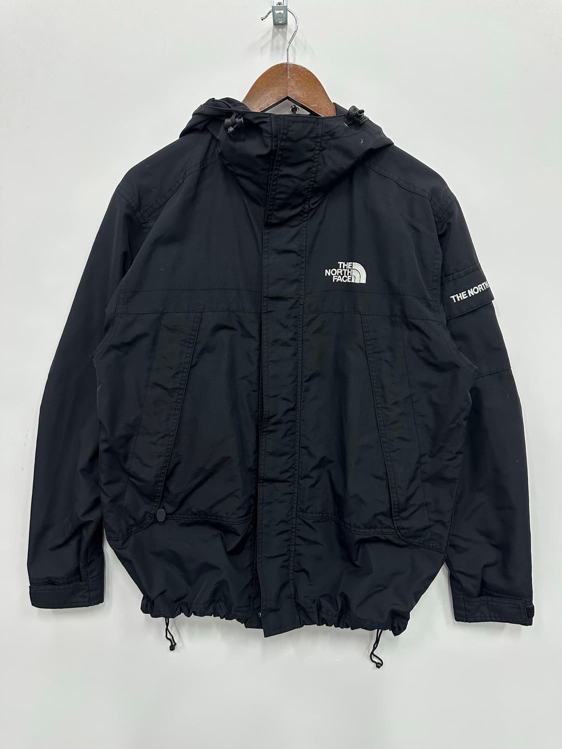 노스페이스 블랙 바람막이  상품이미지1