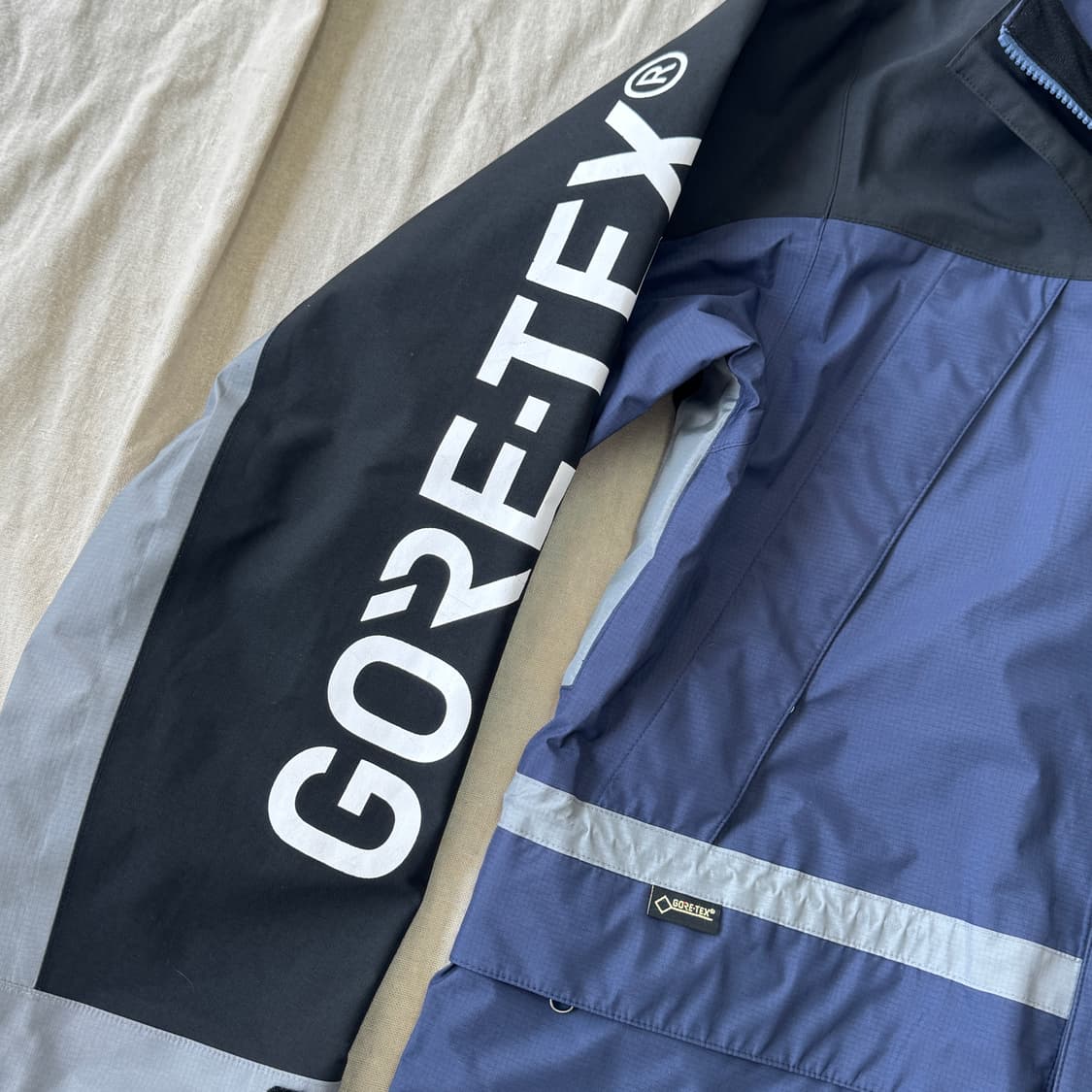 디스이즈네버댓 고어텍스 배색 바람막이 L(105) 상품이미지3