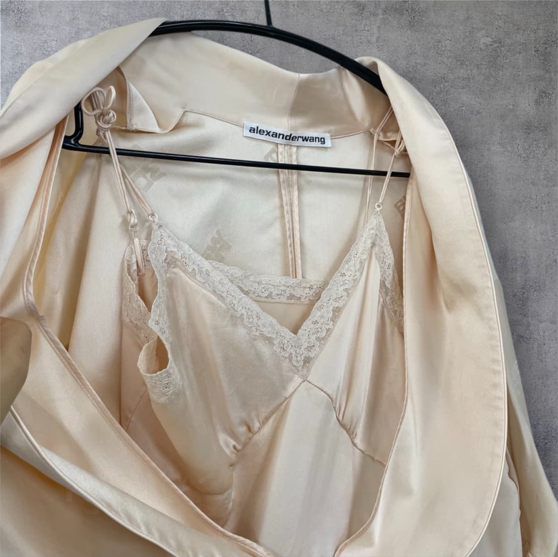 알렉산더왕 Alexanderwang 피치 모노그램 실크 기모노 플레이수트 상품이미지3