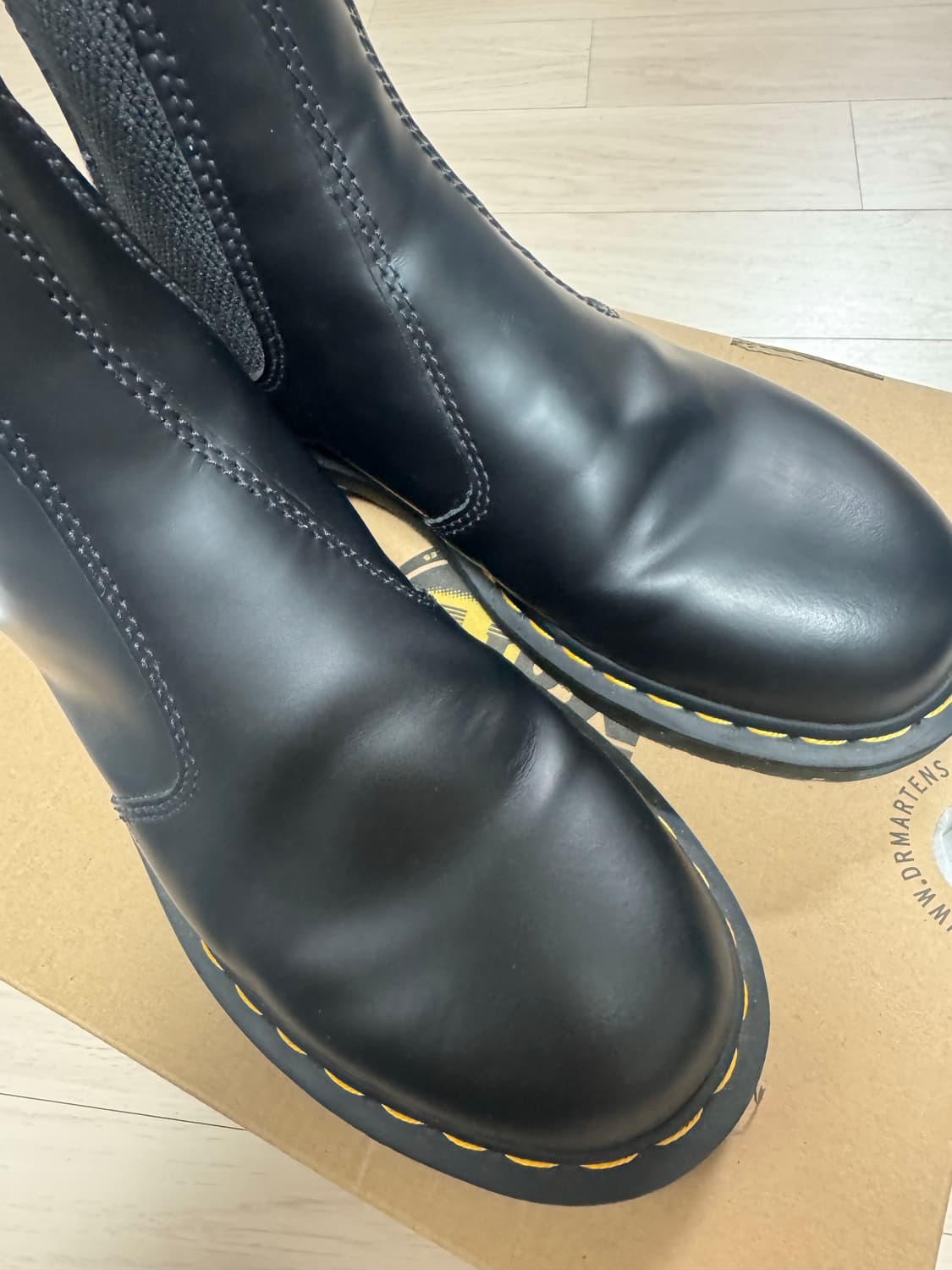 닥터마틴 첼시부츠 상품이미지2