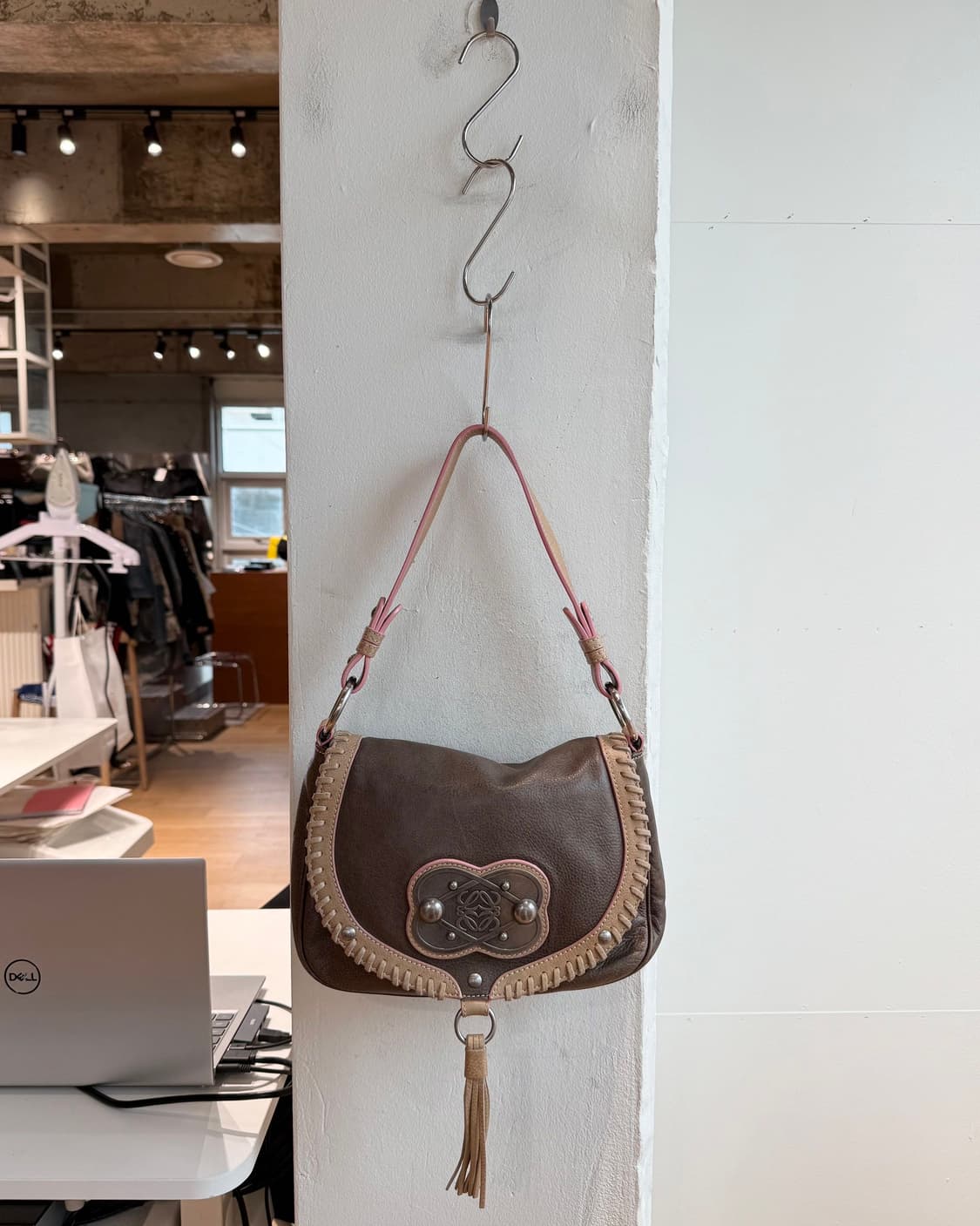 로에베 브라운 플라멩코 숄더백  상품이미지2