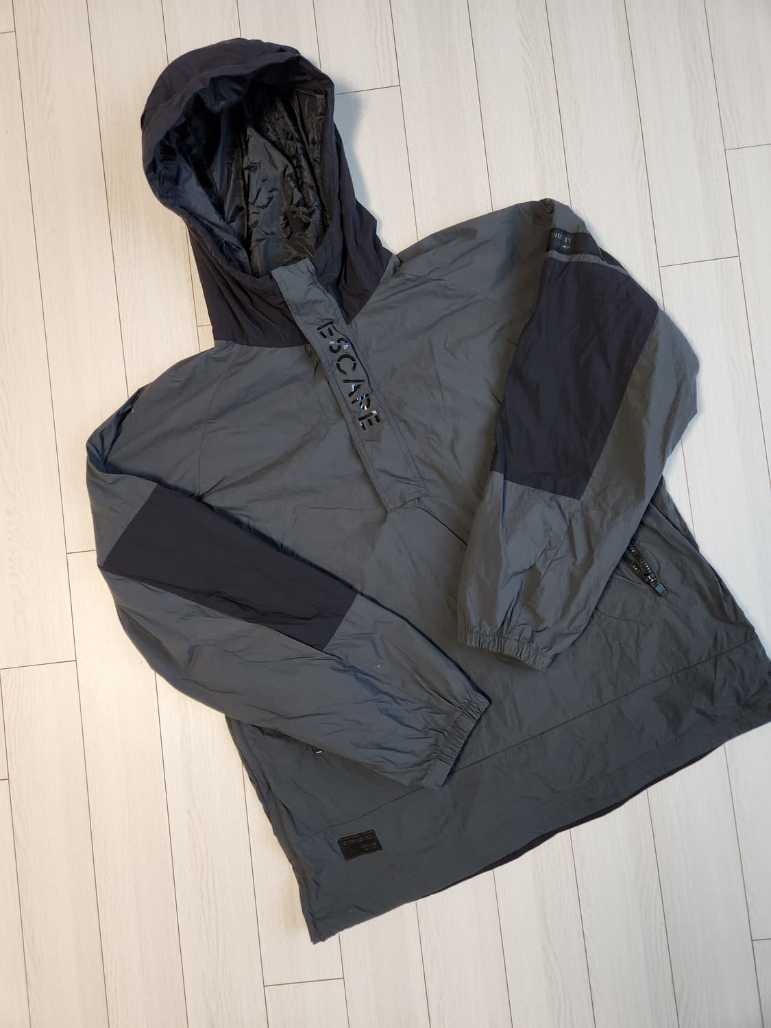 새상품급)아이더 고어택스 윈드스토퍼 우븐 반집업 아노락 사이즈xxl

오 상품이미지1