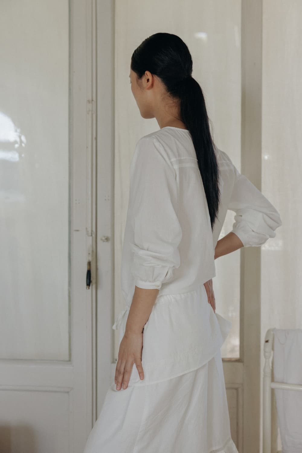 [farven] ATILA LACE STRING BLOUSE_IVORY 상품이미지2