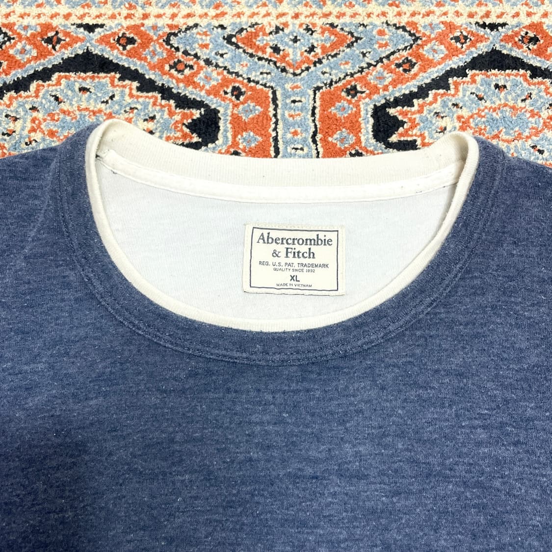 아베크롬비 네이비블루 레이어드 긴팔티셔츠 남성XL 상품이미지3
