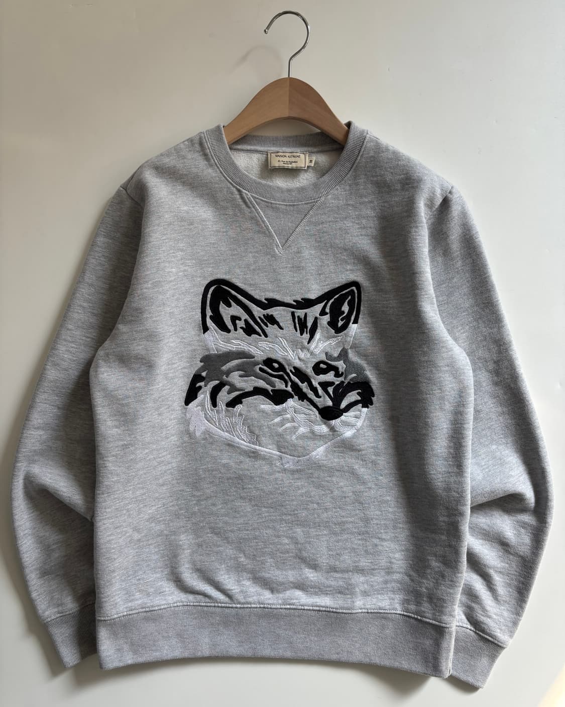 Maison Kitsune 메종키츠네 빅폭스헤드 자수 맨투맨 상품이미지3