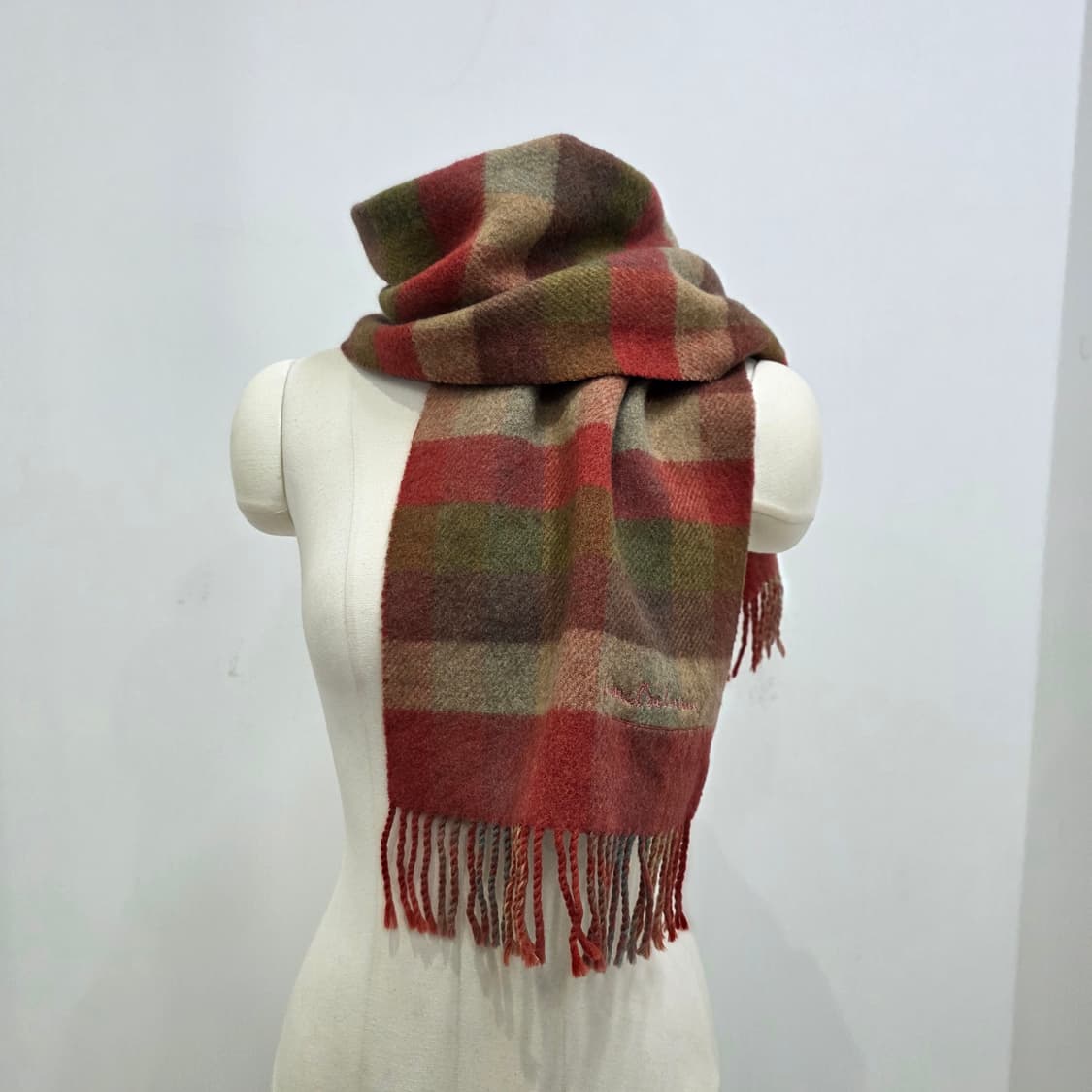 피에르 발망 울100% 양면 체크 머플러 상품이미지1