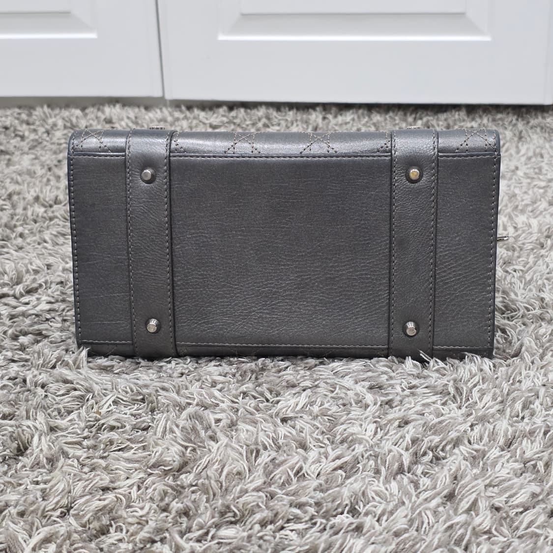 디올 레이디백 까나쥬 메탈릭 미듐 토트백 상품이미지3