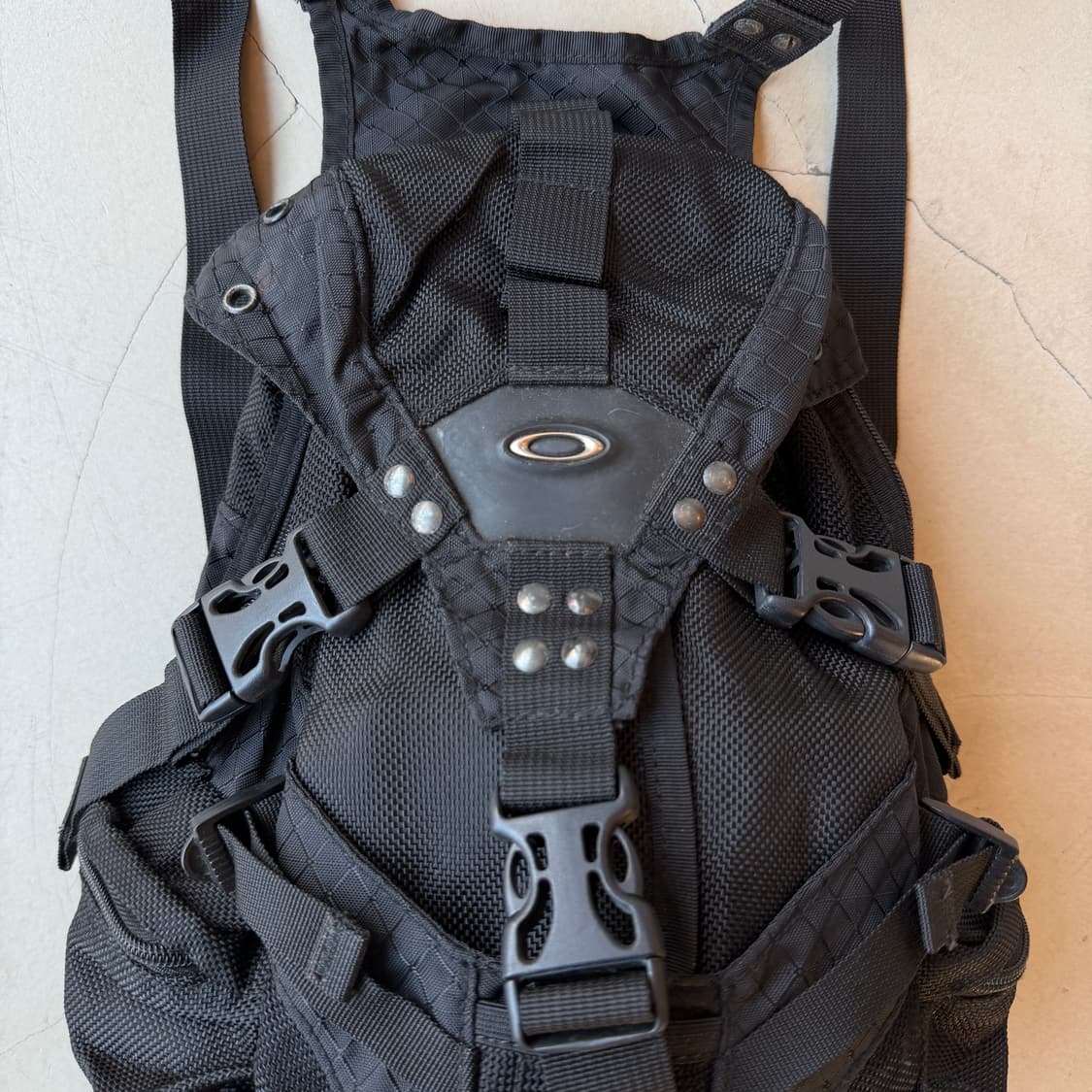 오클리 아이콘 미니 백팩 상품이미지3