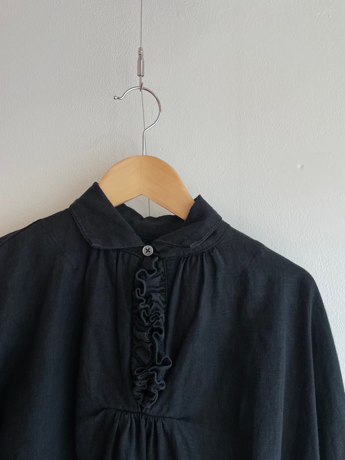 캐피탈 린넨 캔버스 프릴링 지피 블라우스 상품이미지4