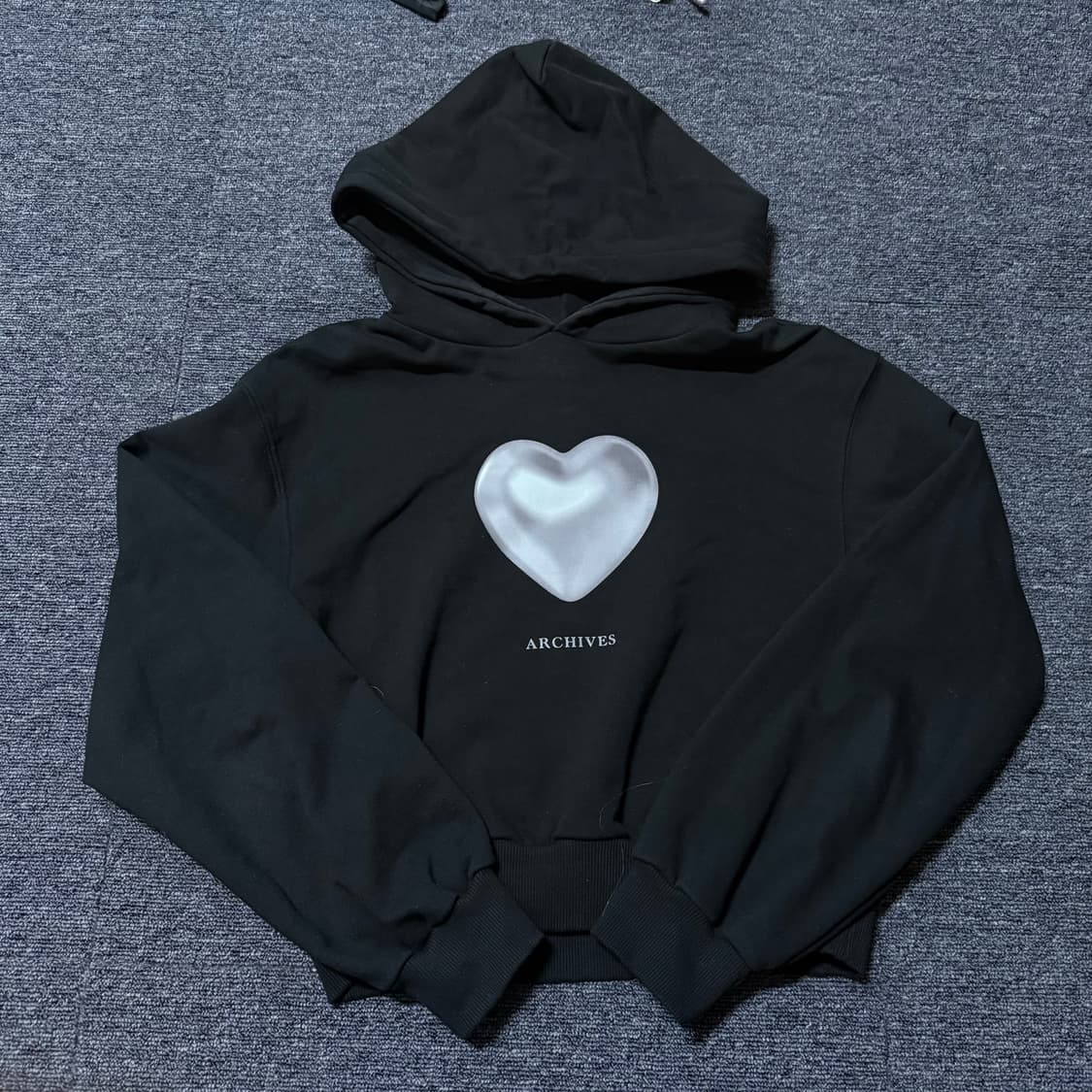 2000아카이브 크롭 매트 러브 후디 블랙 상품이미지2