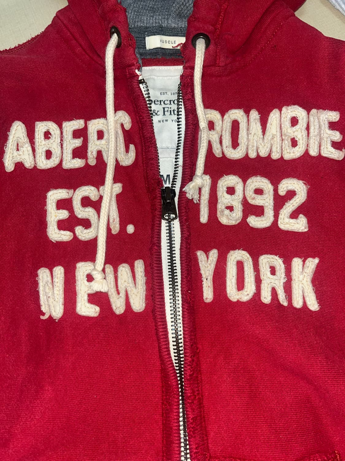 아베크롬비 양홍원 착용 기모 후드집업 후디 기모 레드 아담스 마운틴 상품이미지2