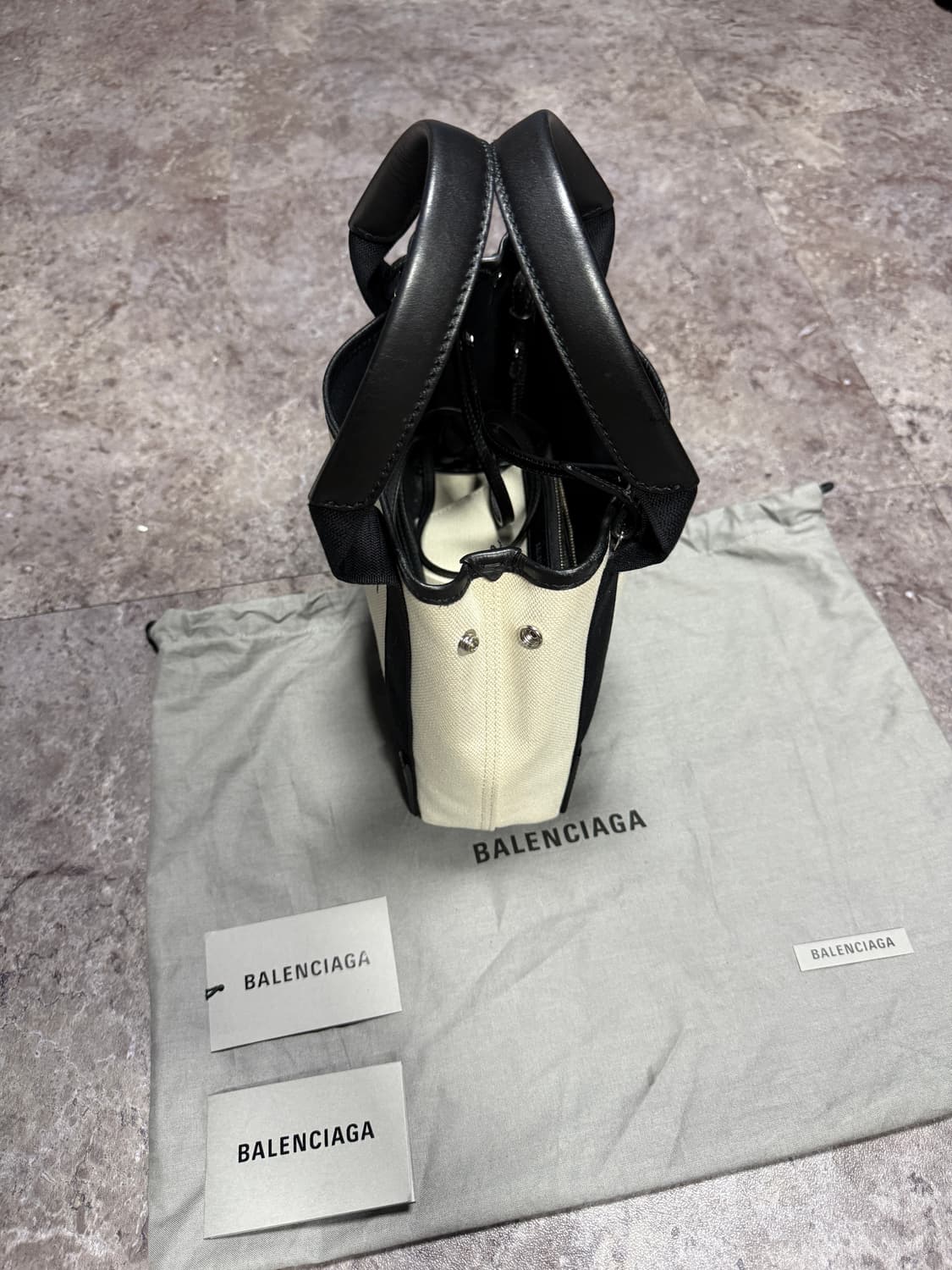 발렌시아가 카바스 xs 토트백  상품이미지8