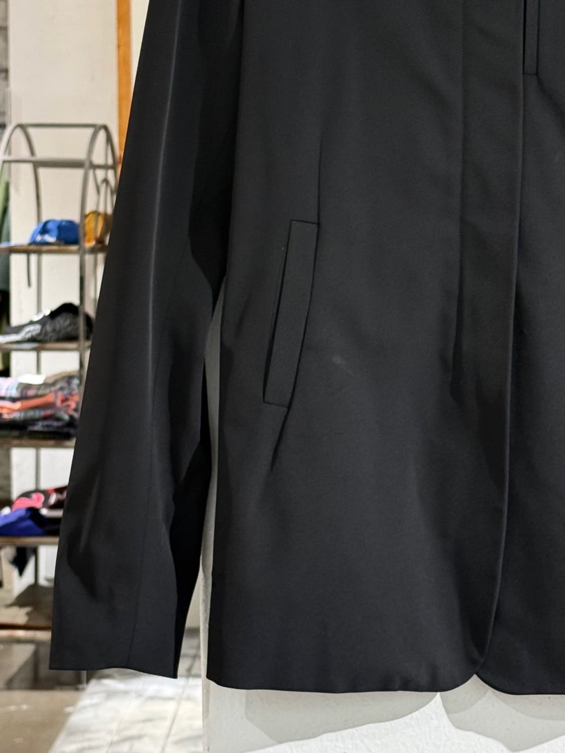 질샌더 블랙 하이넥 히든 버튼 미니멀 자켓 상품이미지4