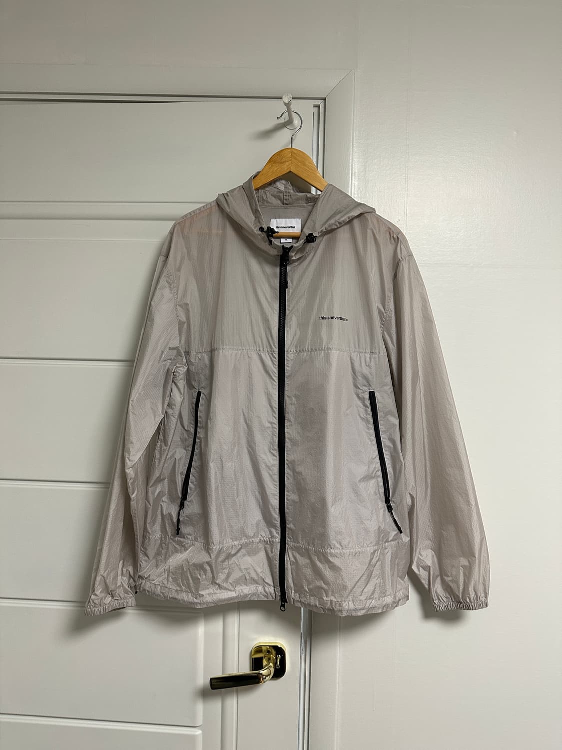 디스이즈네버댓 티라이트 자켓 라이트그레이 바람막이 상품이미지2