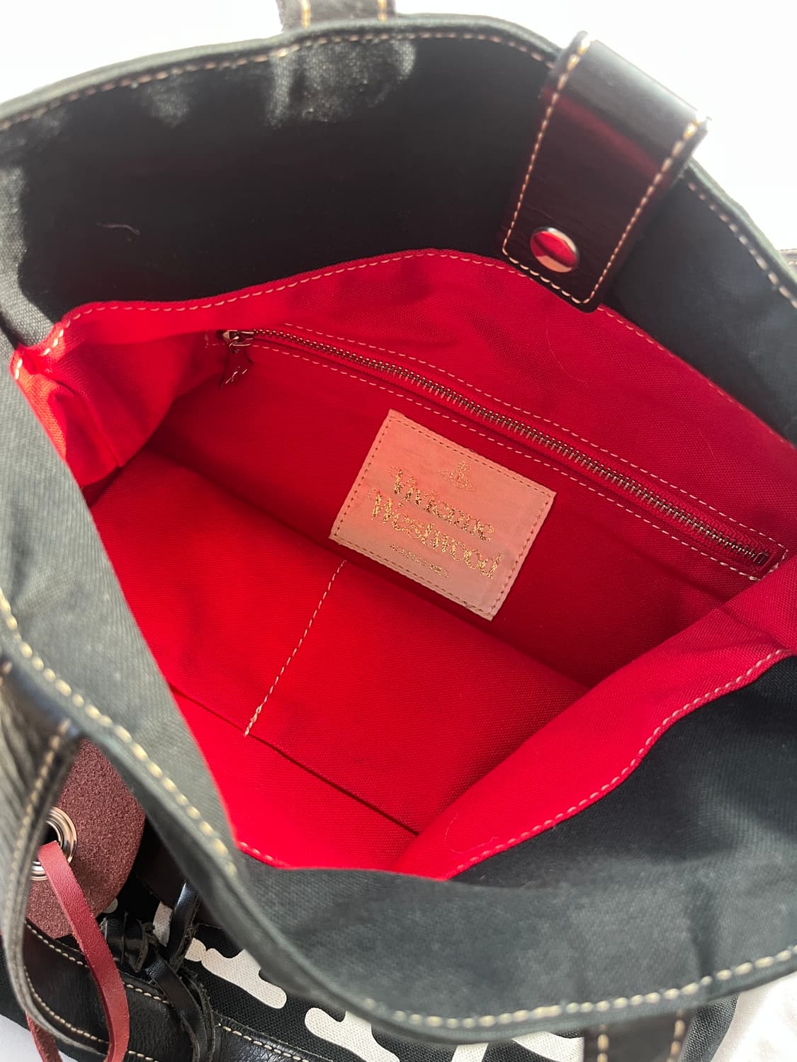 비비안 웨스트우드 하트 오브 로고 가죽 참 스트랩 I♡CRAP 토트 백 상품이미지6