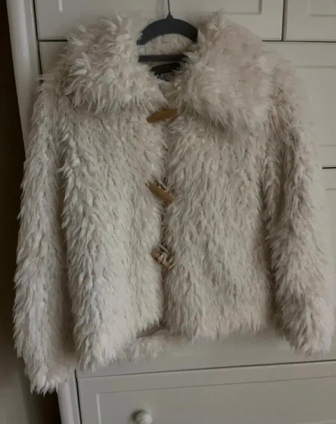 실사ㅇ잔느 다마스 착용 리포메이션 퍼자켓 상품이미지2