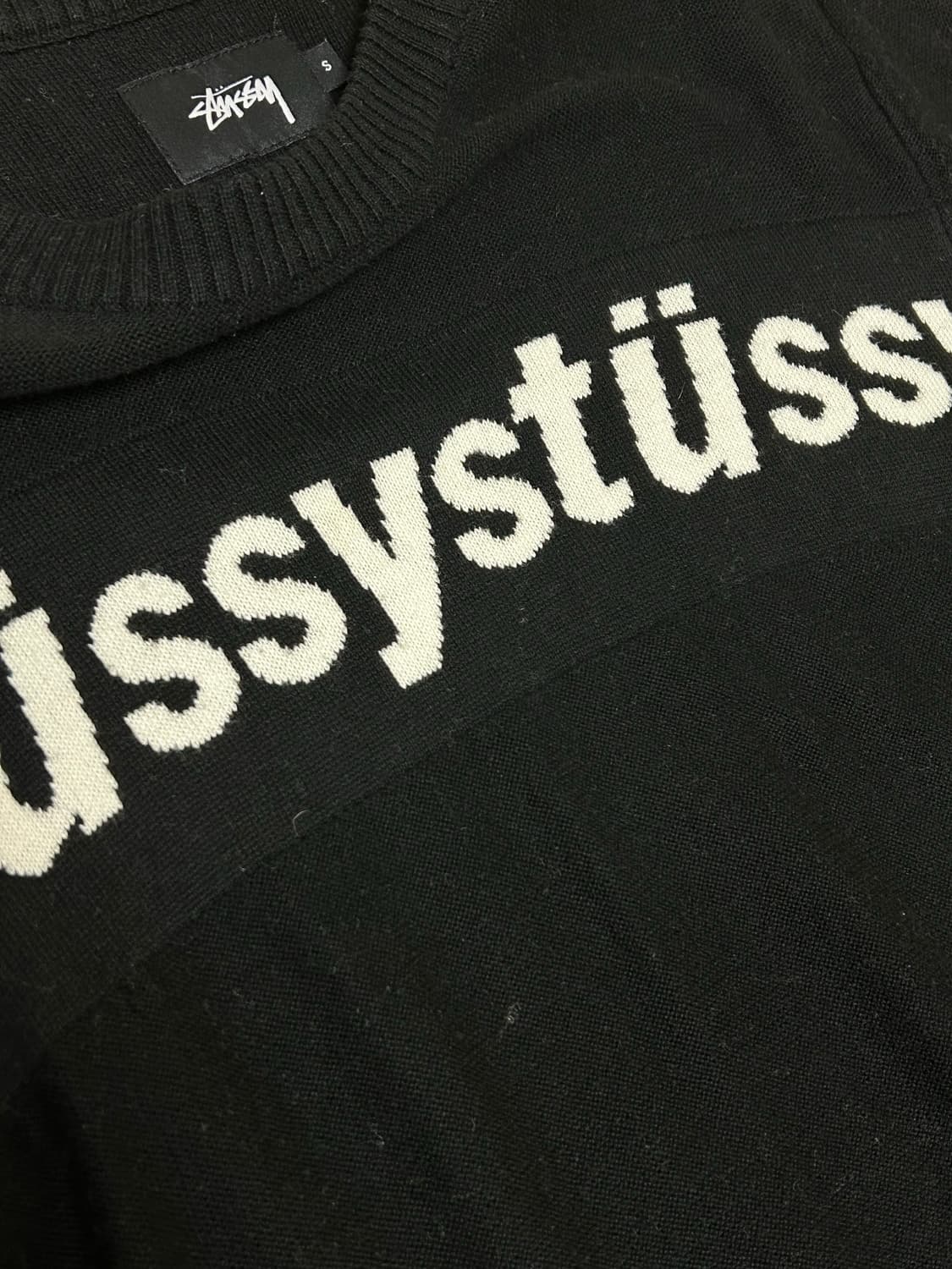 스투시 블랙 레터링 롱 니트 상품이미지4