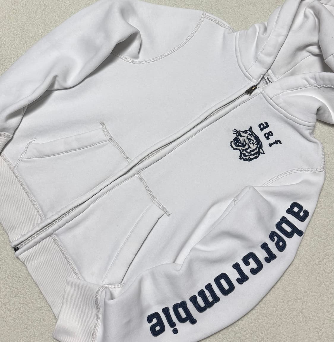 아베크롬비 화이트 후드집업 상품이미지3