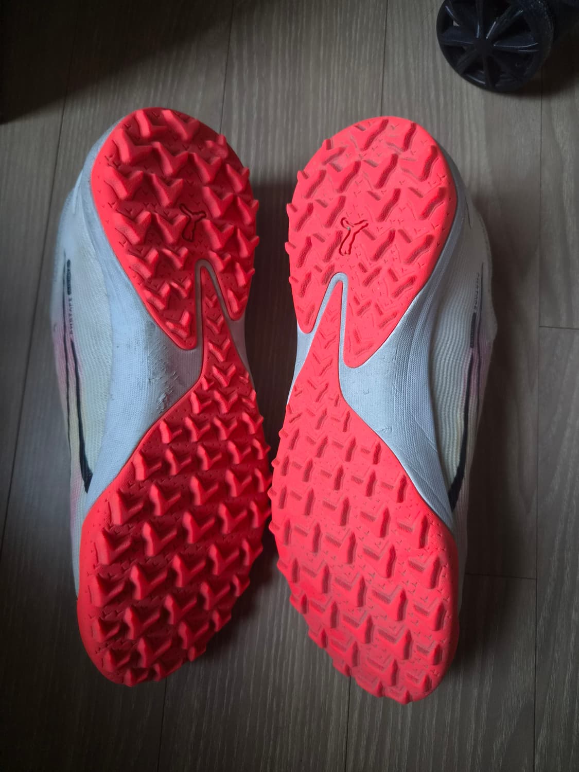 푸마 울트라 얼티메이트 풋살화 245 상품이미지3