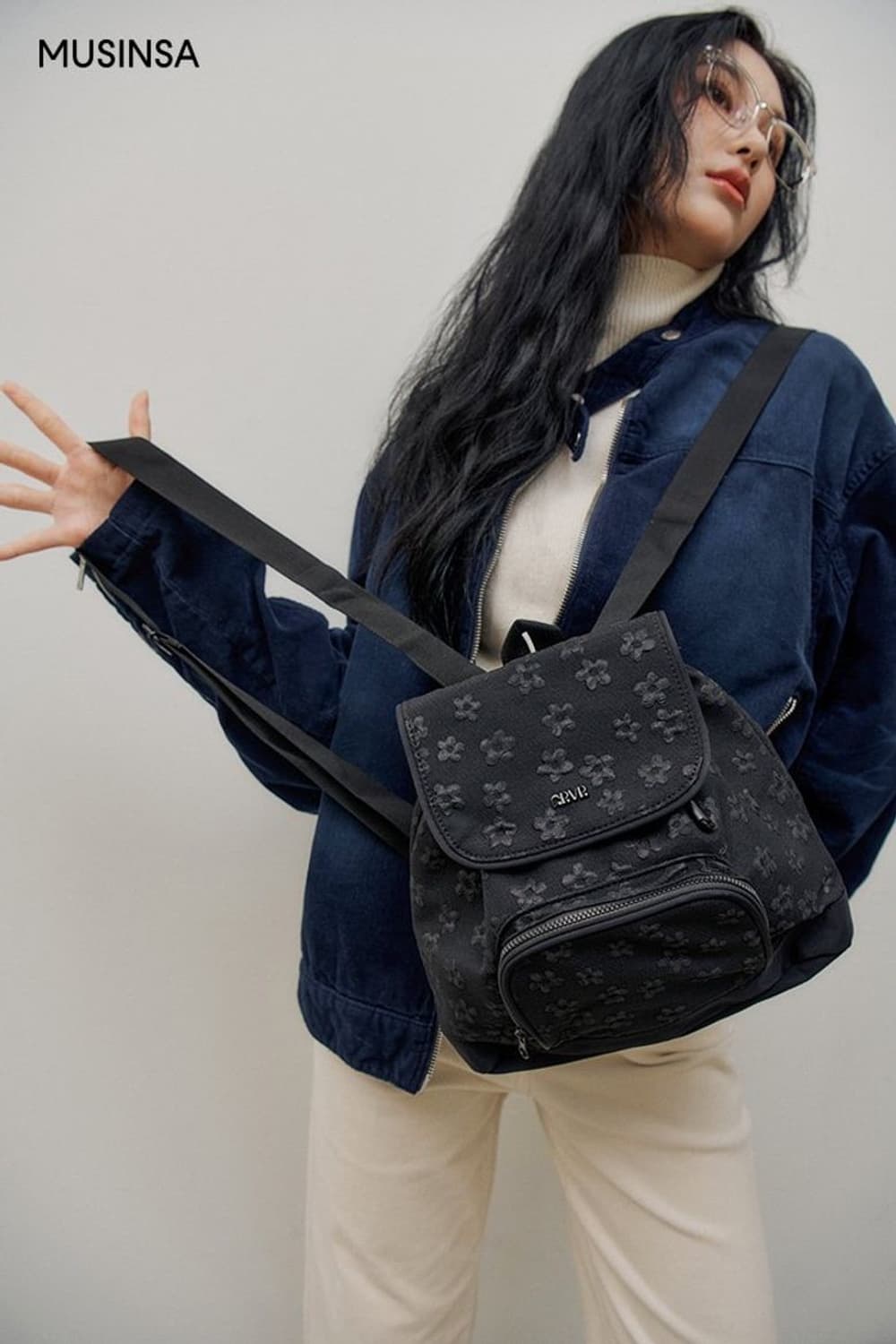 grove 그로브 그로브스토어 에디스 블랙 자수 미니 백팩 가방 상품이미지1