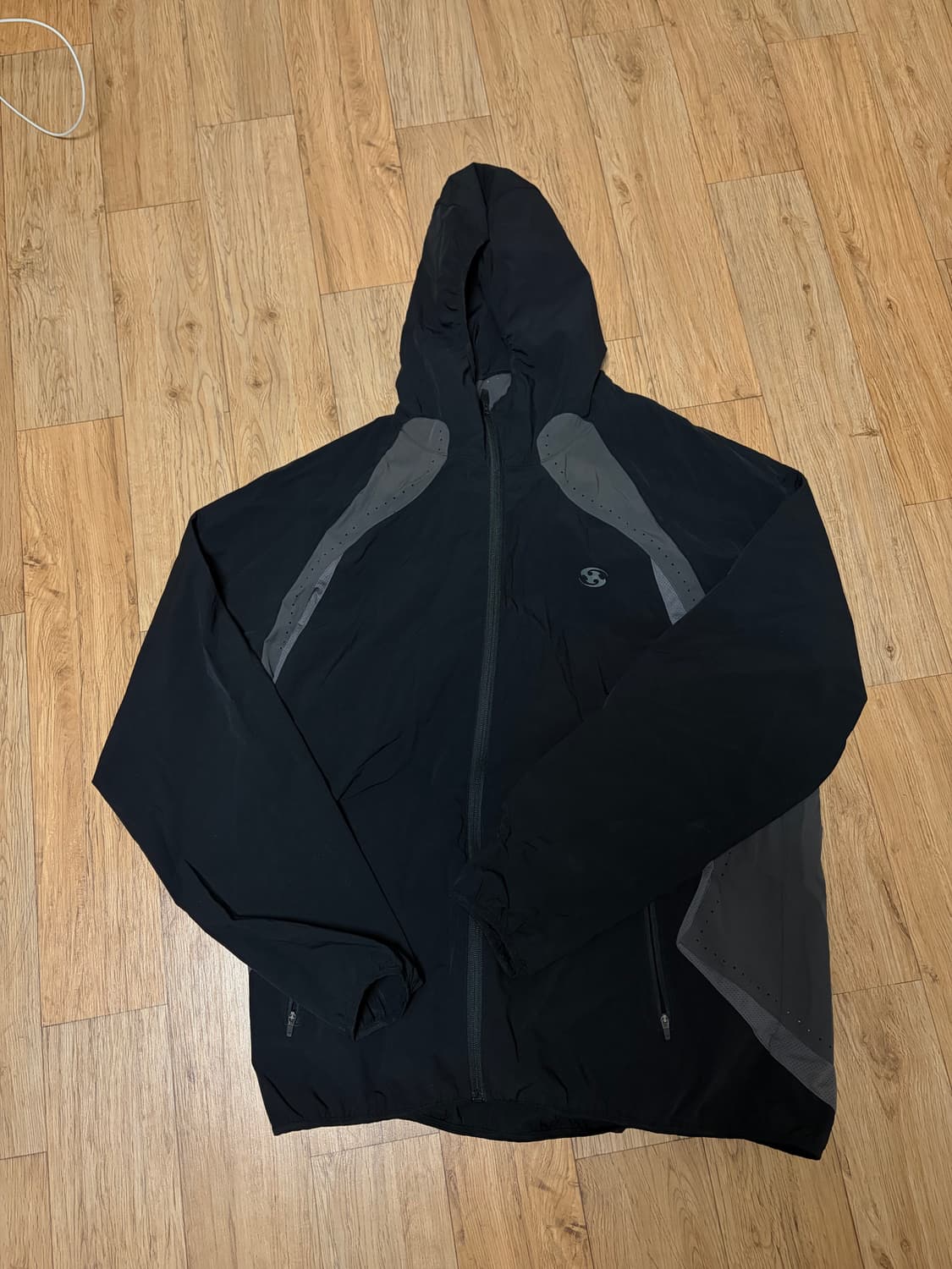 산산기어 러닝자켓 23ss 3사이즈 상품이미지2