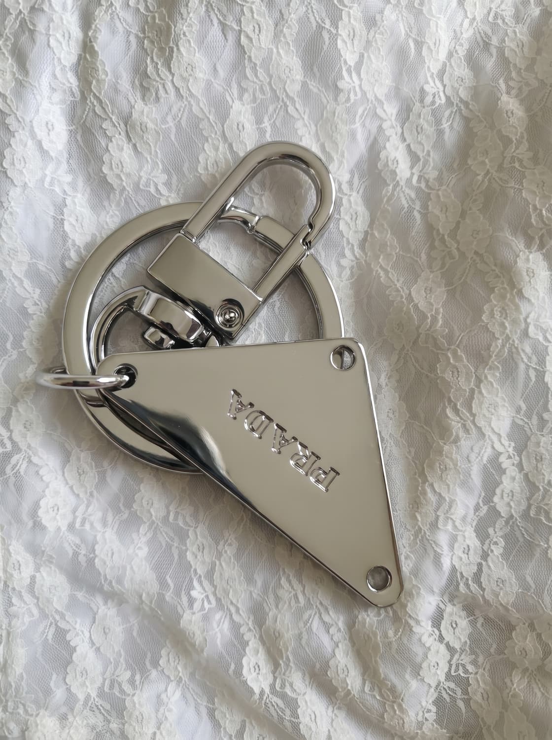 프라다 로고 빈티지 업사이클링 정품 키링 상품이미지2