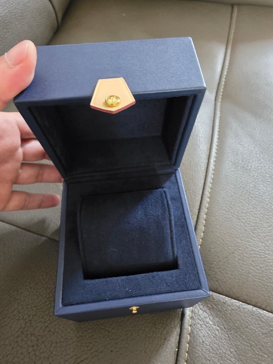 정품 루이비통시계 케이스 팝니다 상품이미지3