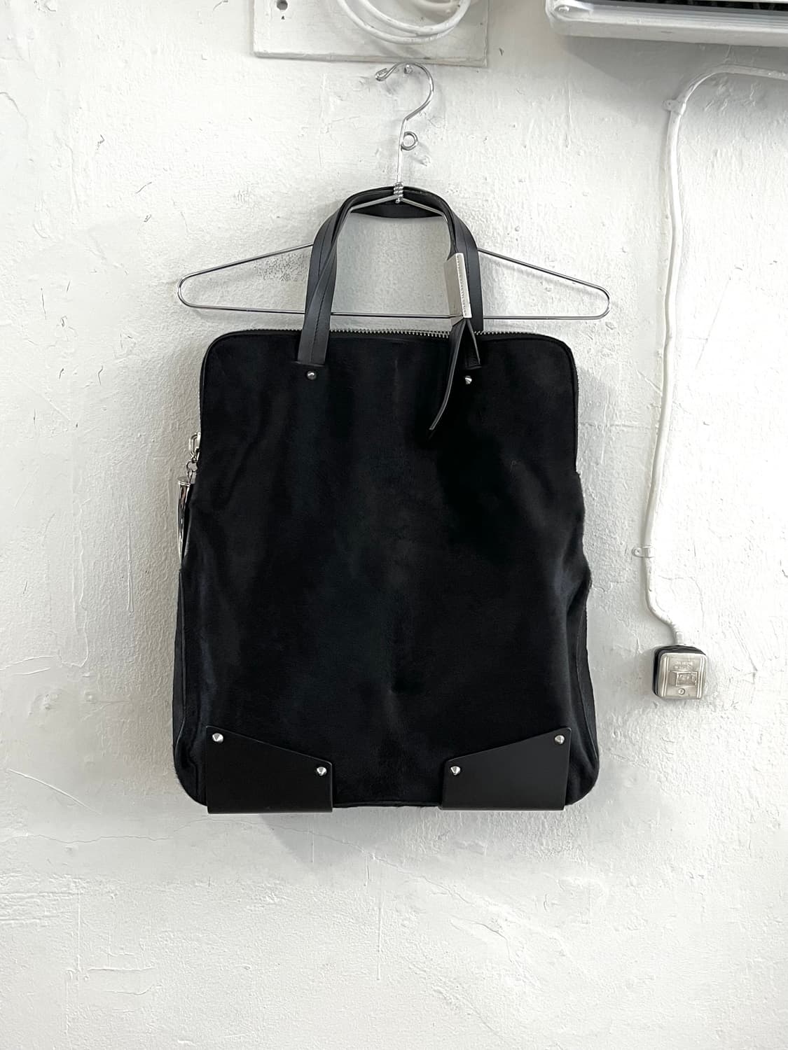 쥬세페 자노티 컬렉션 스터드 송치 레더백 상품이미지1