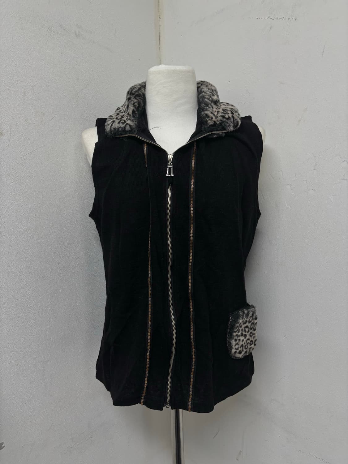 “Vintage” Leopard Detail Black Vest Zip  상품이미지3