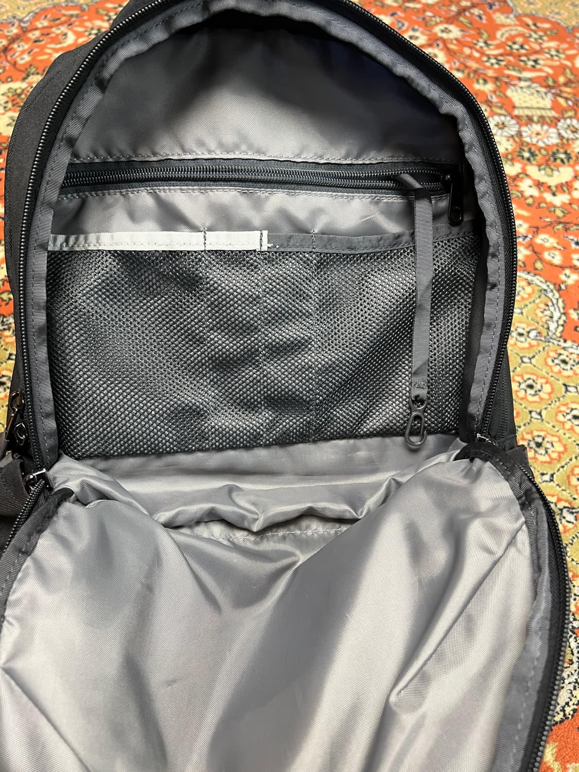 [OS] 노스페이스 Vault x 넷플릭스 콜라보 백팩 상품이미지6