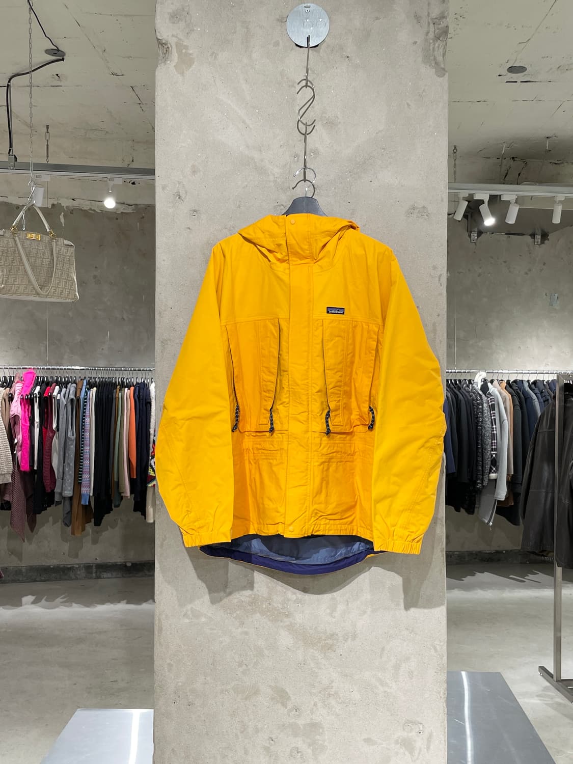 파타고니아 옐로우 나일론 마운틴 자켓 상품이미지1