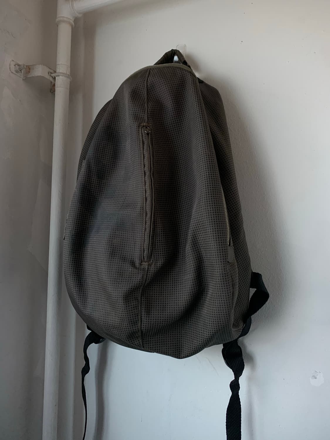 Y-3 로고 올리브 백팩 상품이미지1