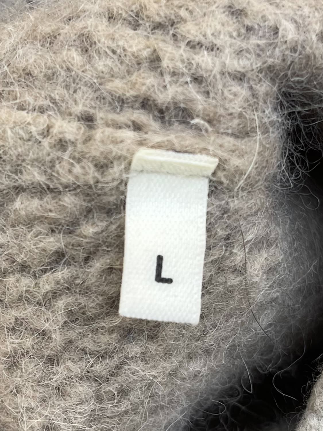 아미 22fw 브러쉬드 알파카 울 니트 상품이미지8