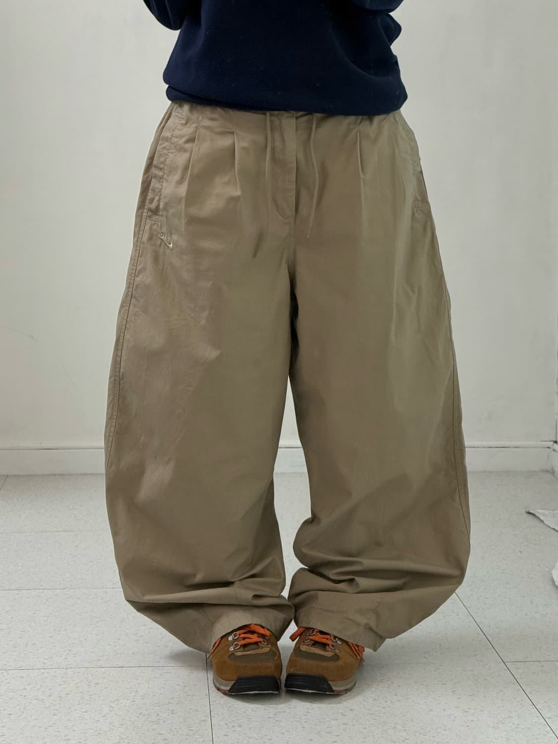 나이키 베이지 와이드 팬츠 상품이미지1