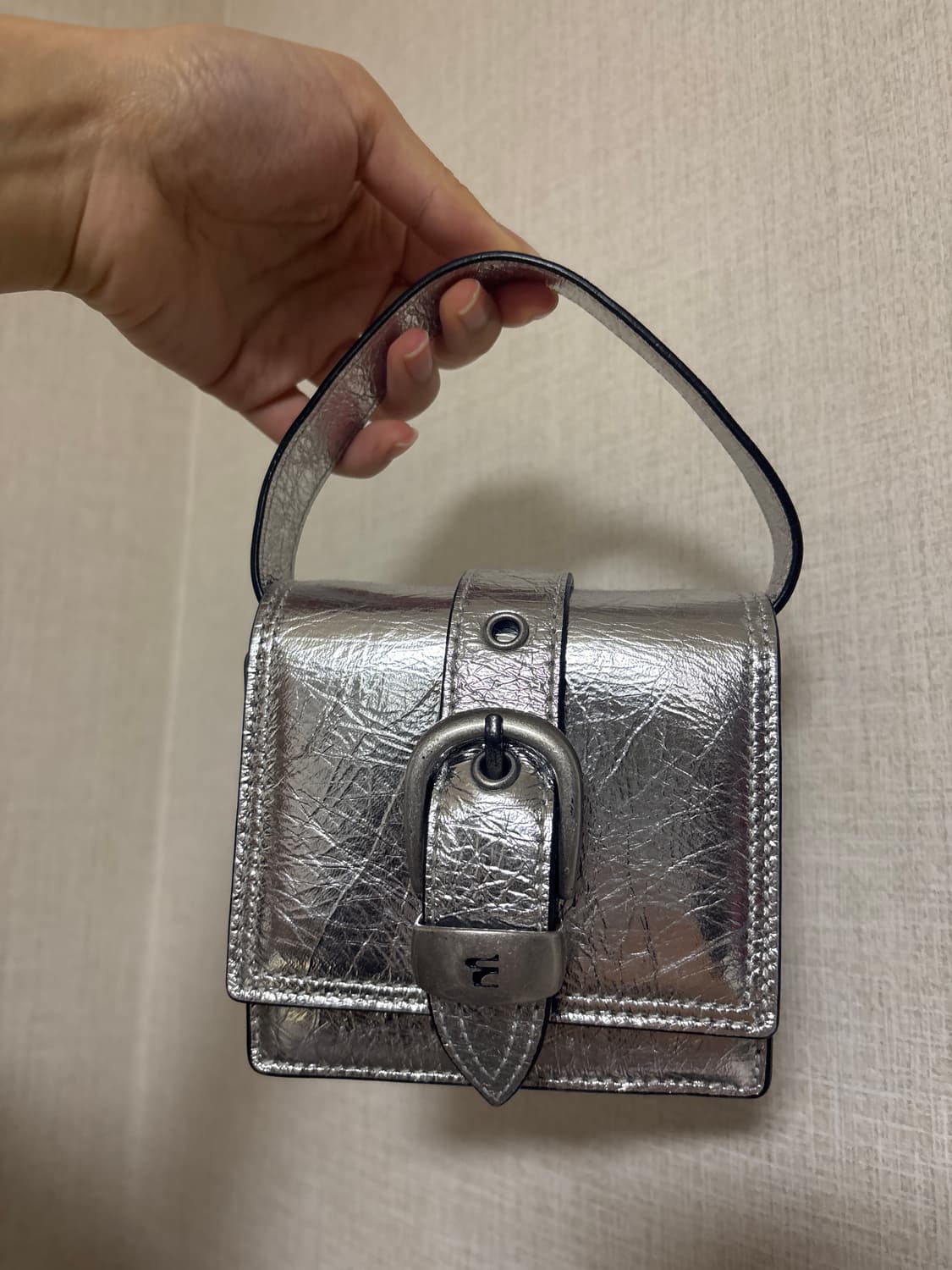 마지셔우드 비이커 익스클루시브 벨티드 플랩 실버 상품이미지2