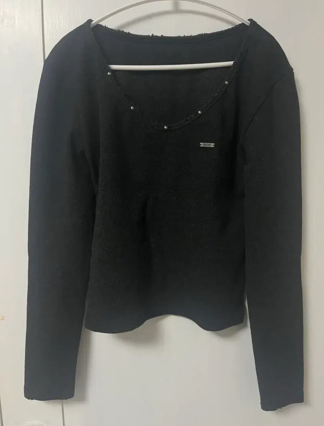 카키포인트 데미지 스터드 티셔츠 차콜 상품이미지2