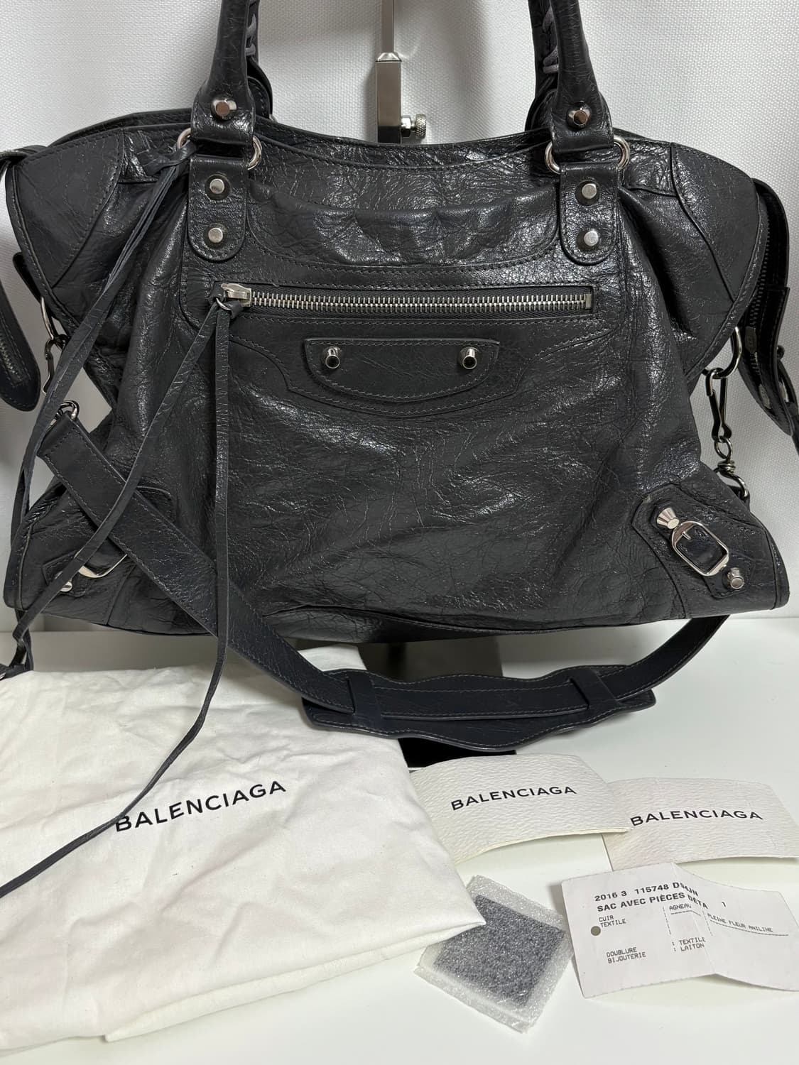 발렌시아가 시티 모터백 다크그레이 상품이미지7