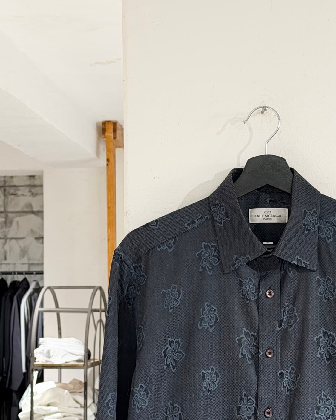 발렌시아가 네이비 플라워 롱슬리브 셔츠 상품이미지2